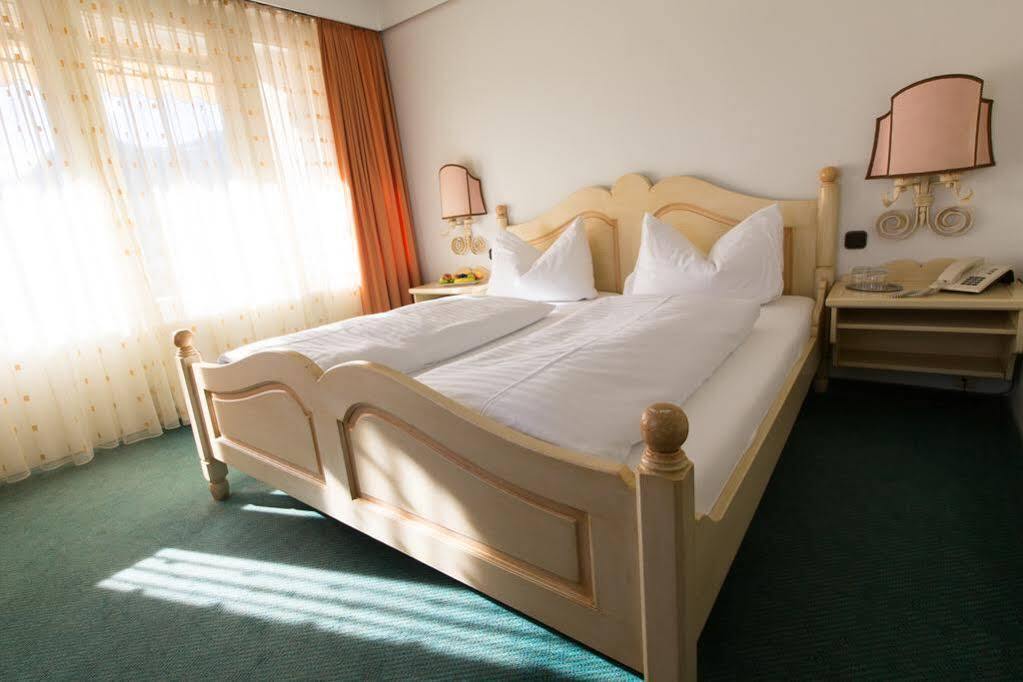 Schlosshotel Doerflinger Блуденц Экстерьер фото